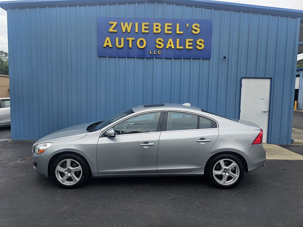 2013 Volvo S60 T5 AWD Auto's photo