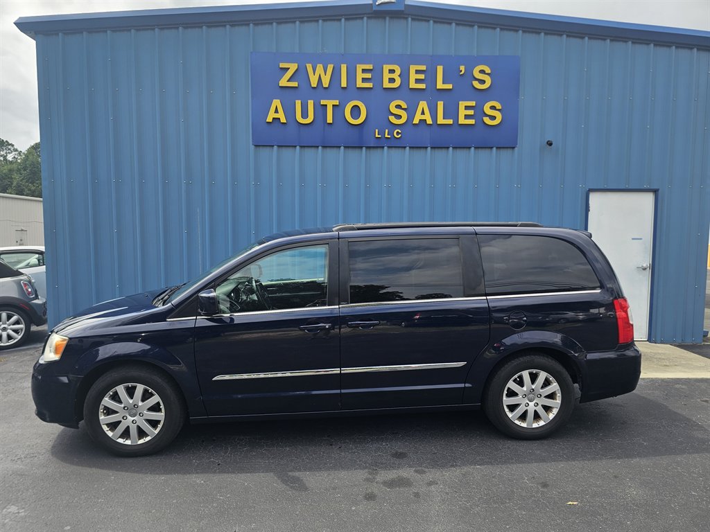2013 Chrysler Town & Country Touring