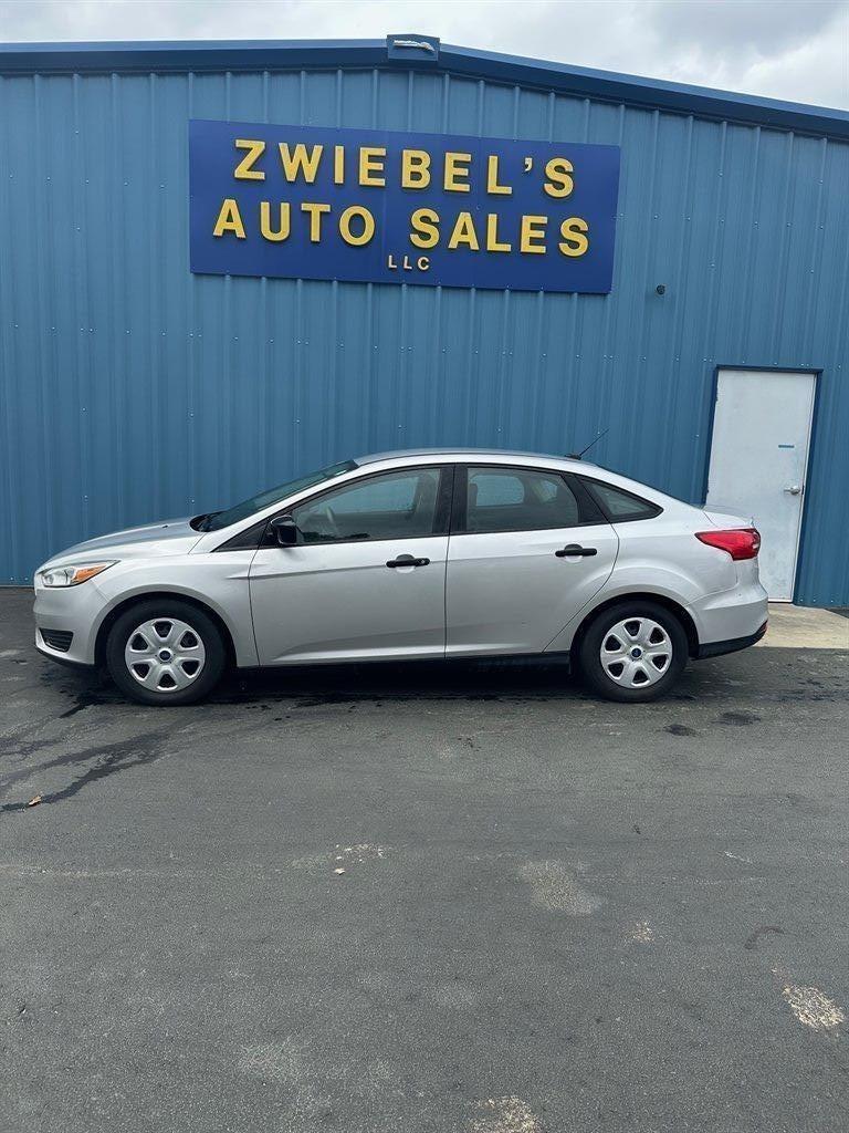 2017 Ford Focus S's photo