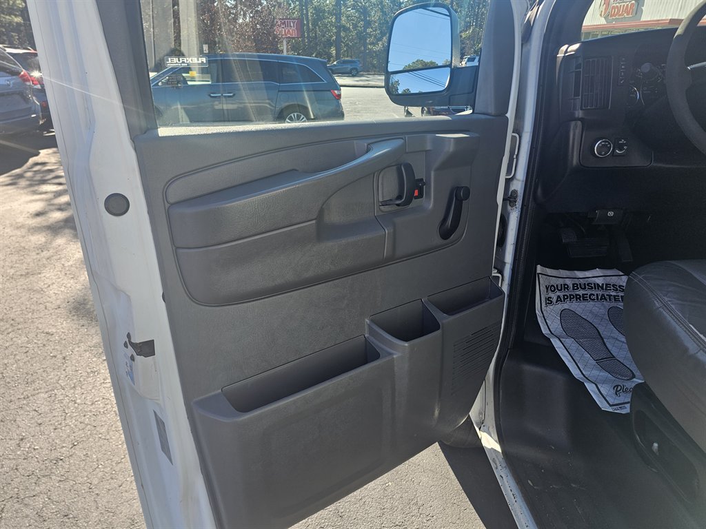 2013 Chevrolet Express Cargo Work Van - Photo 9