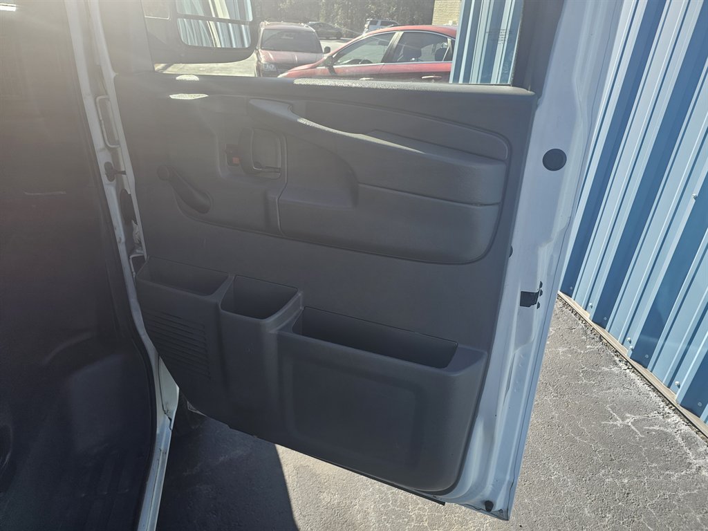 2013 Chevrolet Express Cargo Work Van - Photo 11