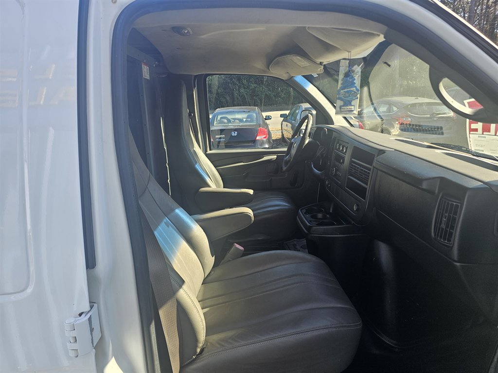 2013 Chevrolet Express Cargo Work Van - Photo 10